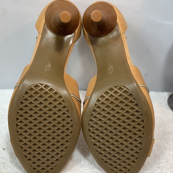 AEROSOLES TAN & LIGHT GRAY HEELS - SZ 6 B - Picture 14 of 14